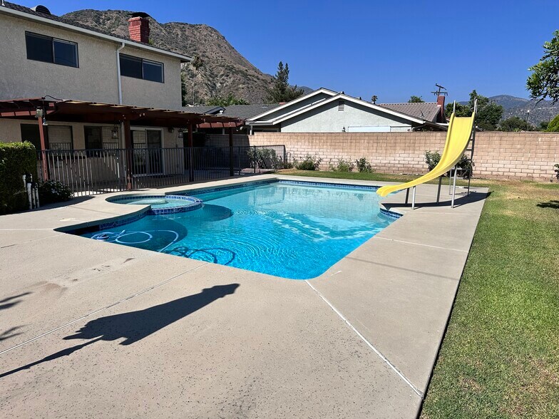 Building Photo - 3218 Tannencrest Dr
