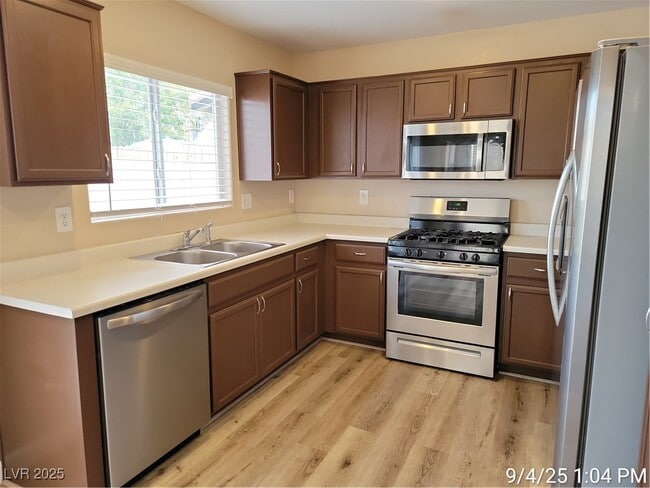 Building Photo - 856 Blushing Rose Pl