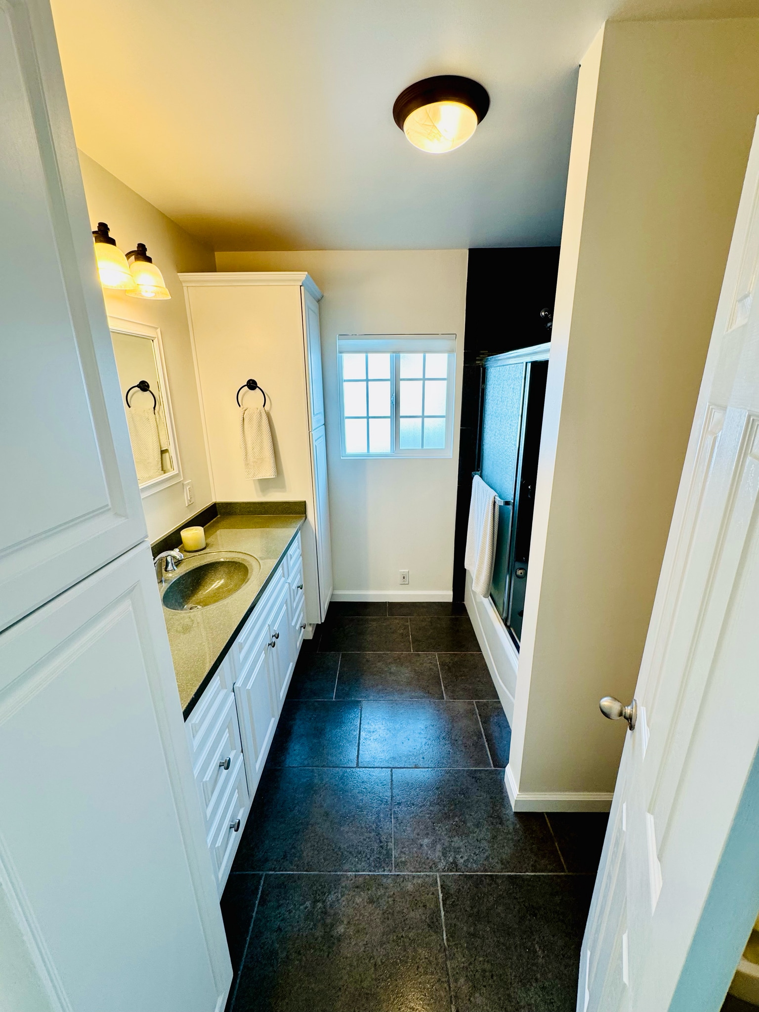 Building Photo - 20606 Raymond Ave