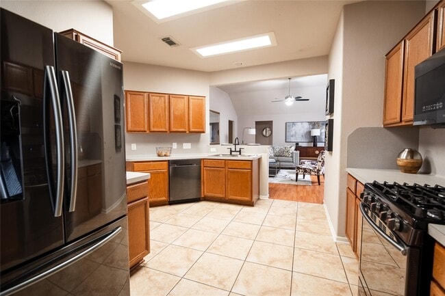 Building Photo - 15419 Hazel Thicket Tr