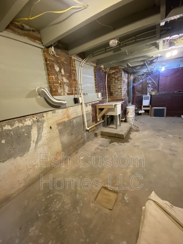 Building Photo - 508 S Prince St