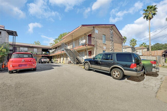 Building Photo - 1711 Wichita St