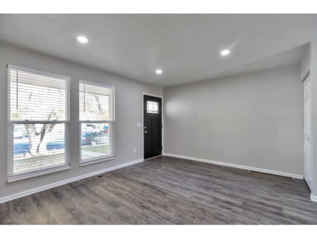 Building Photo - 792 S Patton Ct