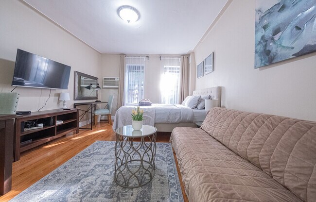 Building Photo - 328 E 74th St