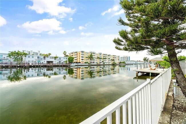 Building Photo - 7975 Crespi Blvd