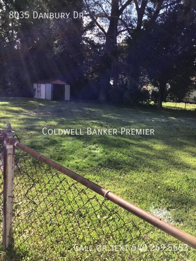 Building Photo - 8035 Danbury Dr