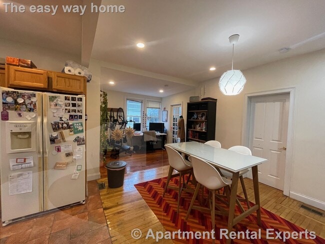 Building Photo - 23 Hall St