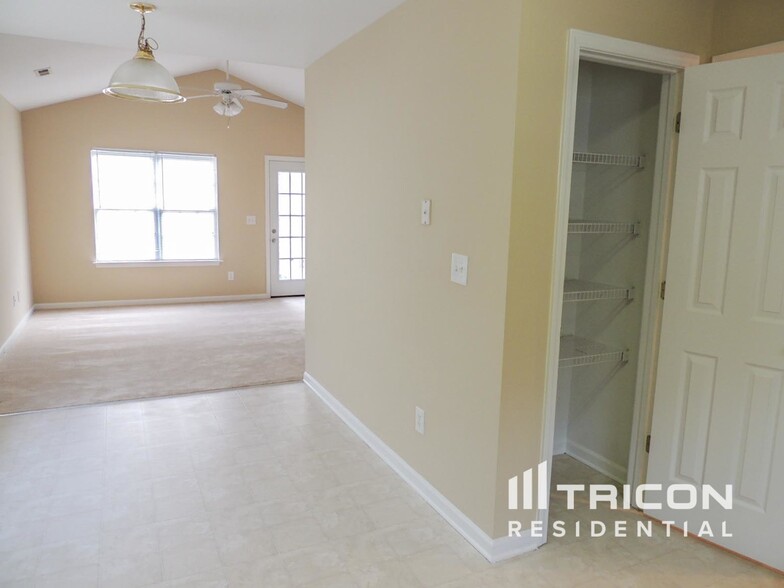 Building Photo - 5609 Stone Bluff Ct