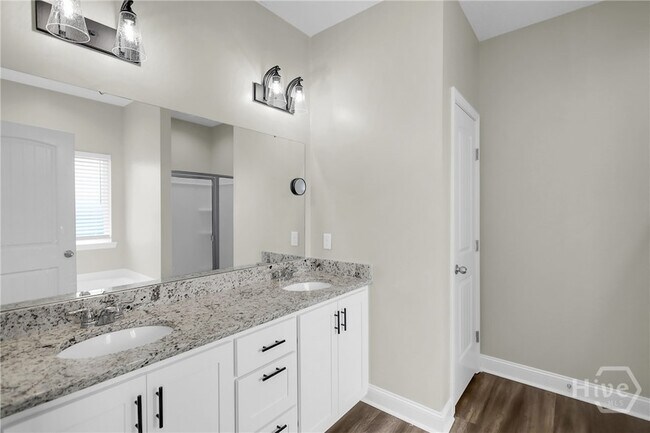 Building Photo - 1039 Meloney Dr