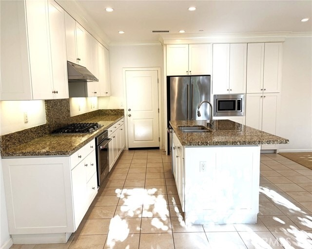 Building Photo - 178 Working Ranch