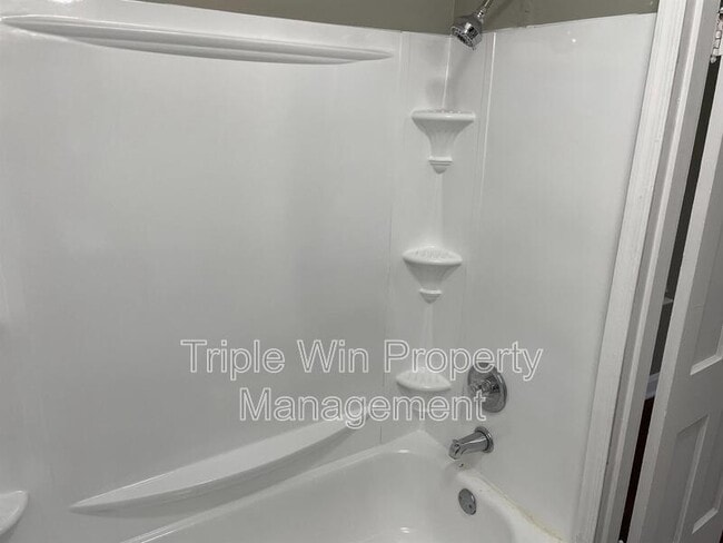 Building Photo - 2139 Kappel Dr