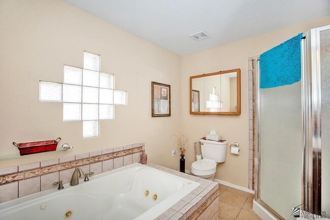 Building Photo - 13644 E 52nd Dr