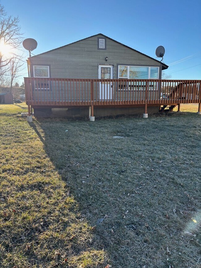 Building Photo - 4 Bedroom with East Gallatin in the backyard