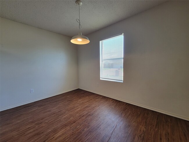 Building Photo - 1815 Brookwood Dr