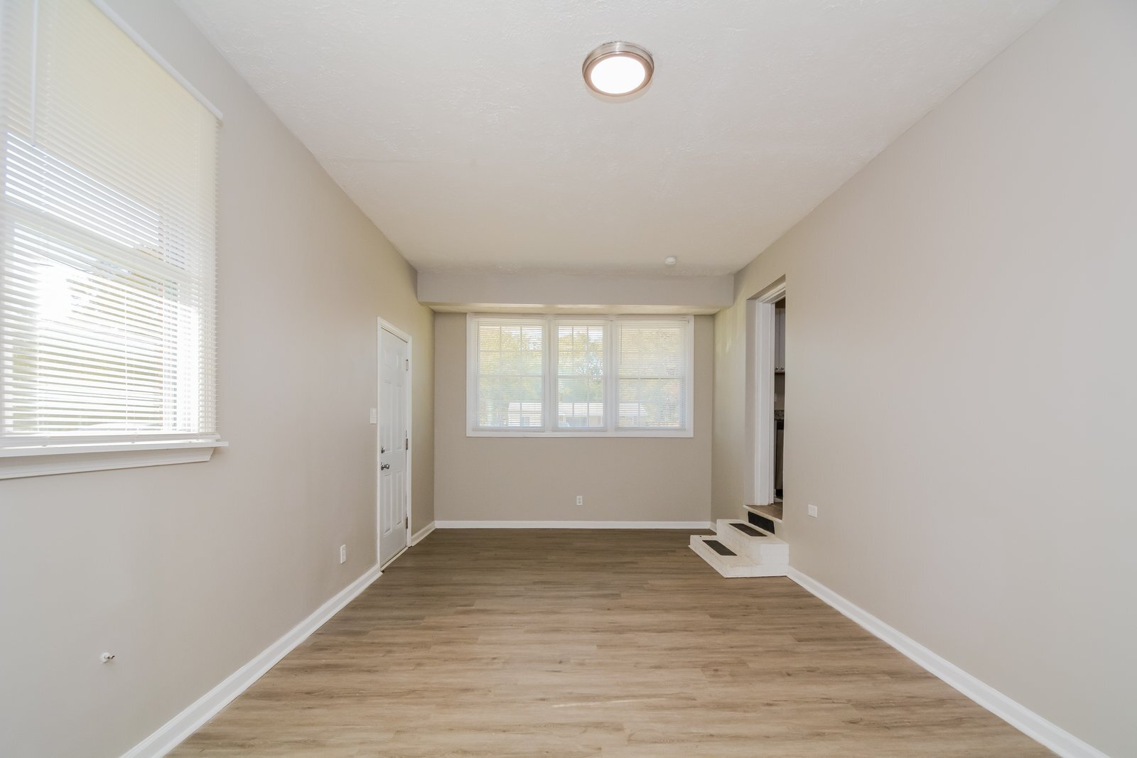 Building Photo - 185 Sandclay Dr