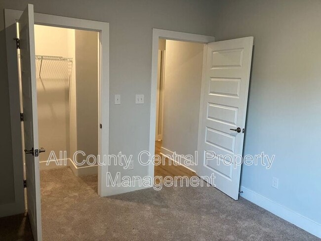 Building Photo - 132 Clift Farm Dr