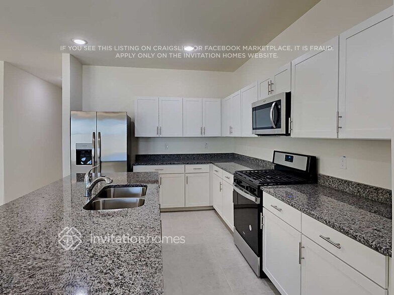 Building Photo - 19140 W Pierson St