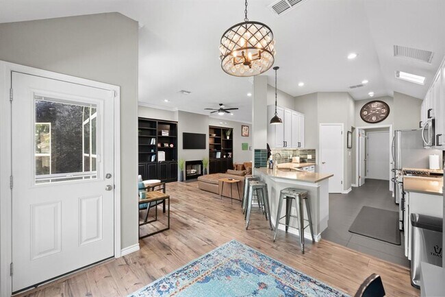 Building Photo - 8716 Bobcat Dr