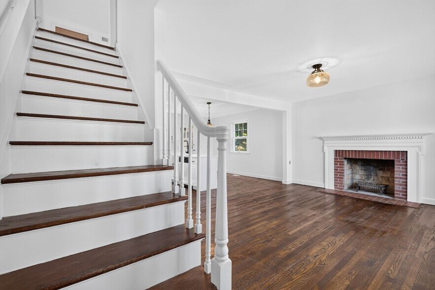 Building Photo - 11 Stratfield Pl