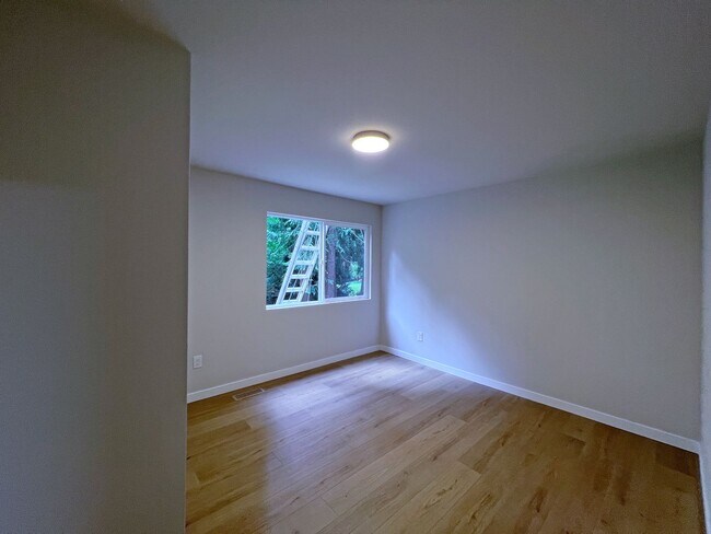 Building Photo - 105 Cedar Crest Ln