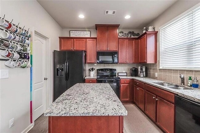Building Photo - 2344 Attewood Dr