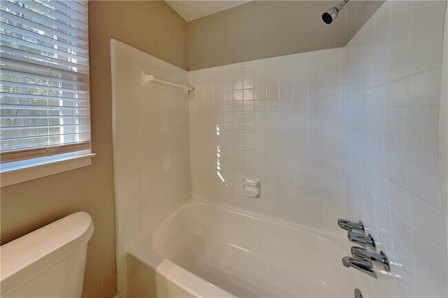 Building Photo - 4820 Hill Creek Ct