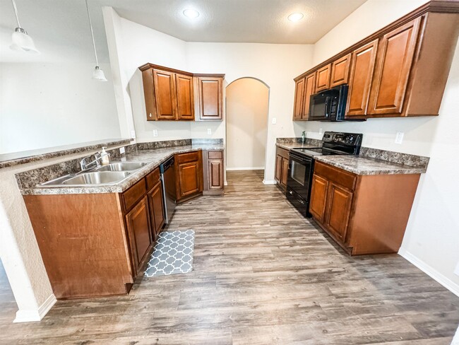 Building Photo - 6305 Lena Dr