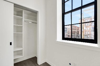 Building Photo - 500 N 13th St