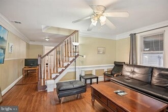 Building Photo - 3705 S Four Mile Run Dr