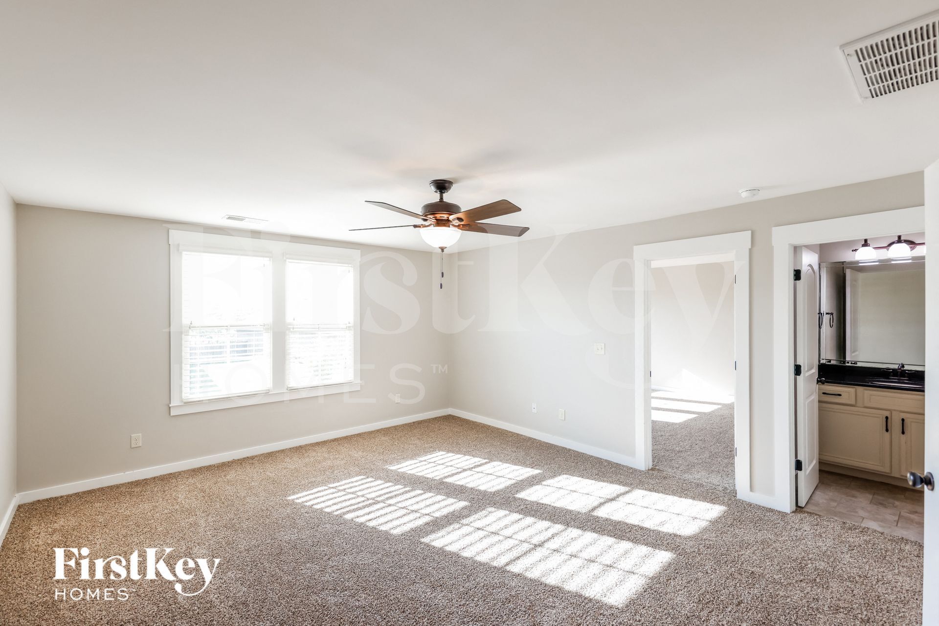 Building Photo - 1017 Edgewater Ln