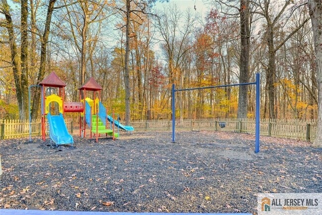 Building Photo - 802 Meadow Ct