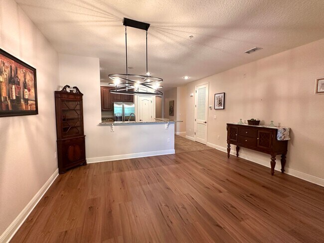 Building Photo - 45 Riverview Bend S