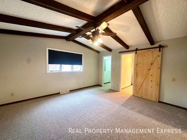 Building Photo - 5 Bedroom 4 Bath Home Blending Luxury and ...