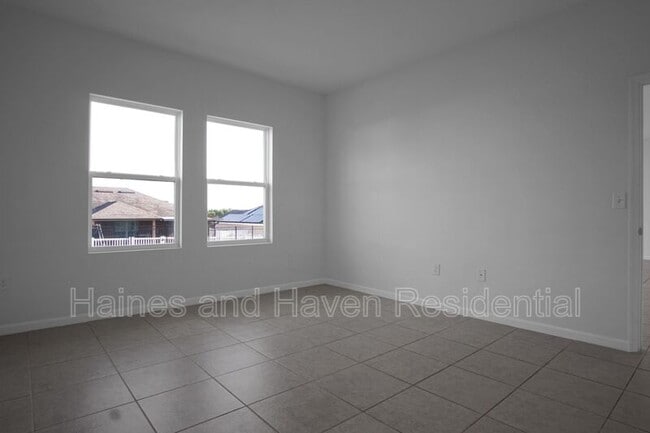 Building Photo - 456 Hennepin Lp