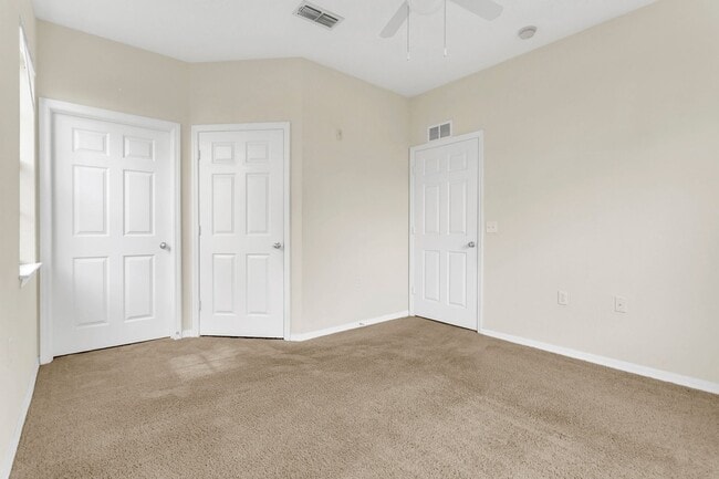 Building Photo - Available Now! Gated Community.