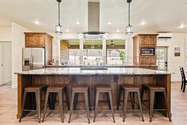 Building Photo - 303 CM Rdg Ln