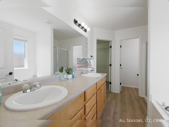 Building Photo - 4637 Dancing Light Way