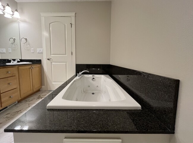 Building Photo - Modern Townhome Near OHSU with 3 Bedrooms Each with Private En-Suite Bath