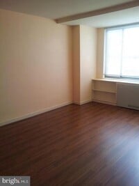 Building Photo - 1111 Arlington Blvd