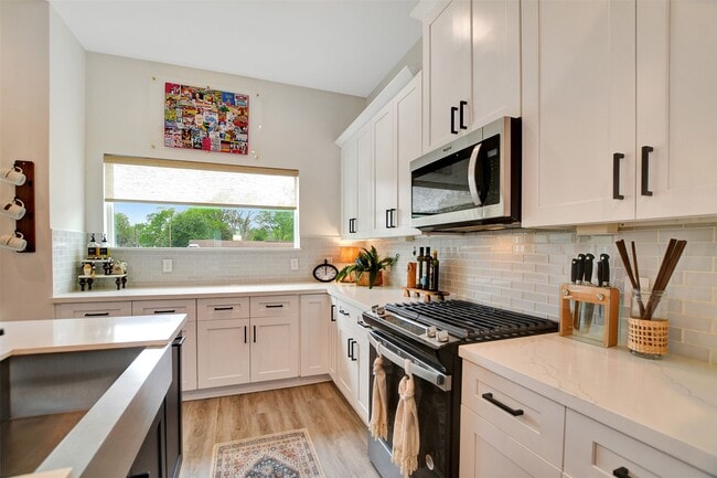 Building Photo - 1106 Paul Quinn St