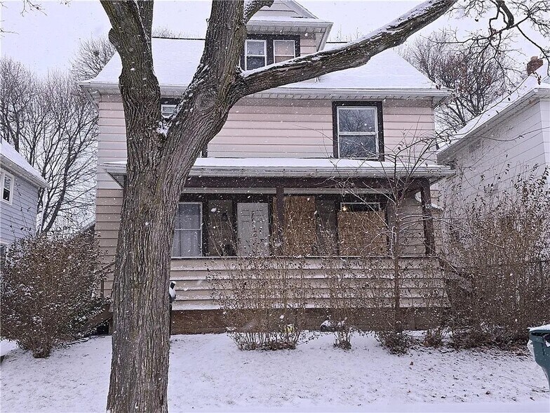 Primary Photo - 90 Fairbanks St