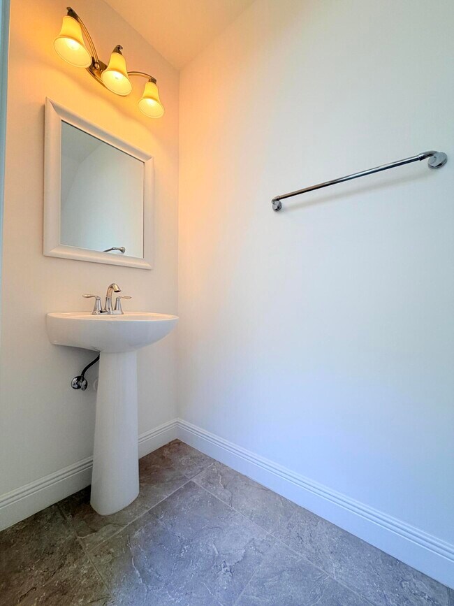 Building Photo - 2074 Dickens Terrace