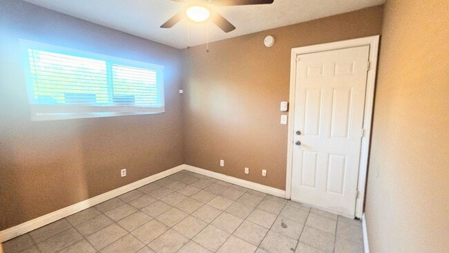 Building Photo - Mixed Used Residential and Commercial- Large Back Yard with Rolling Gate