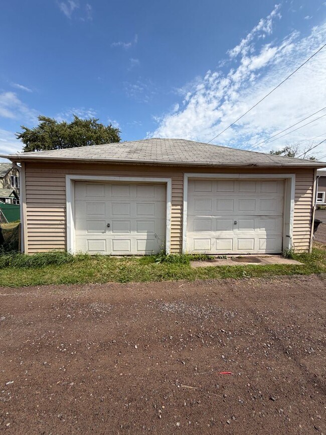 Building Photo - 409 N 51st Ave W
