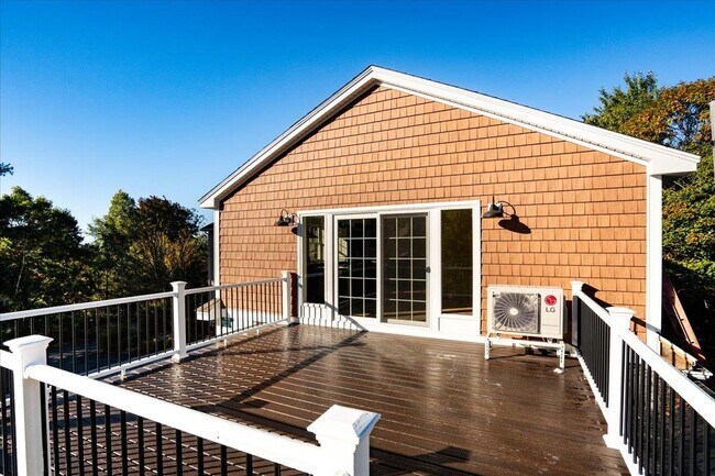 Building Photo - 61 Cortland Dr