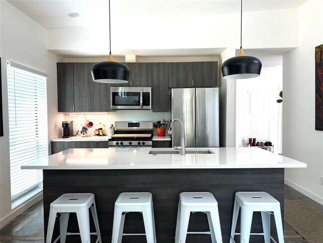 Building Photo - 1159 Perry Rd