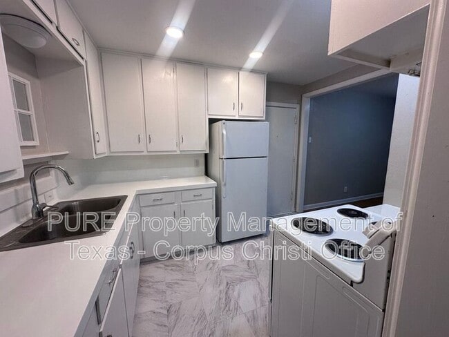 Building Photo - 538 Chase Dr