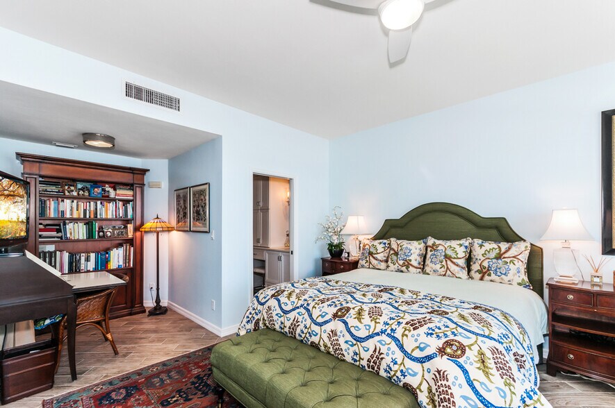 Desk nook in master - 253 Barefoot Beach Blvd