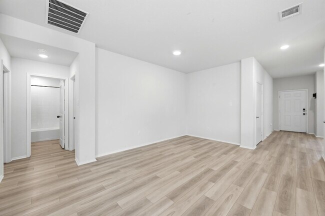 Building Photo - 1009 Marvin Wy