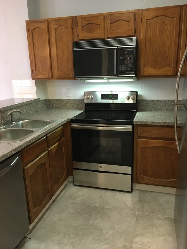 Building Photo - 3117 Sondra Dr